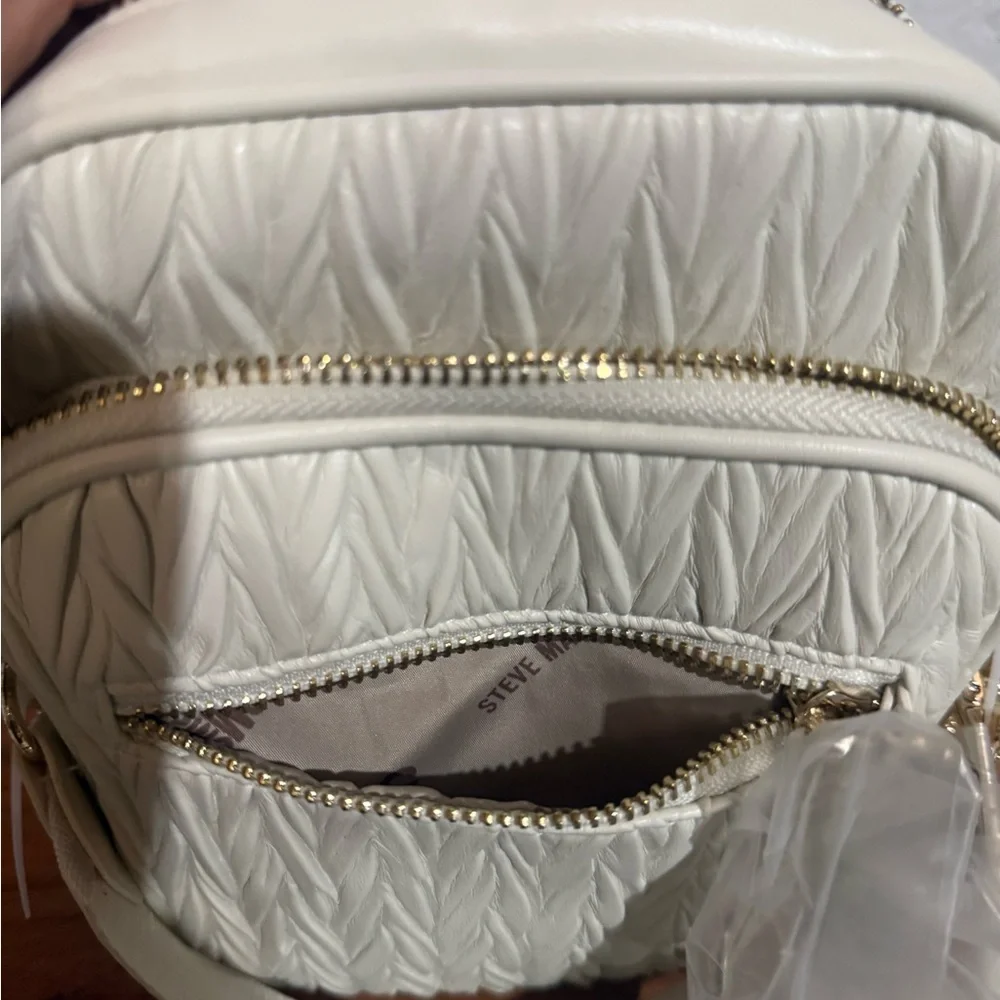NWT STEVE MADDEN. CROSSBODY BAG.